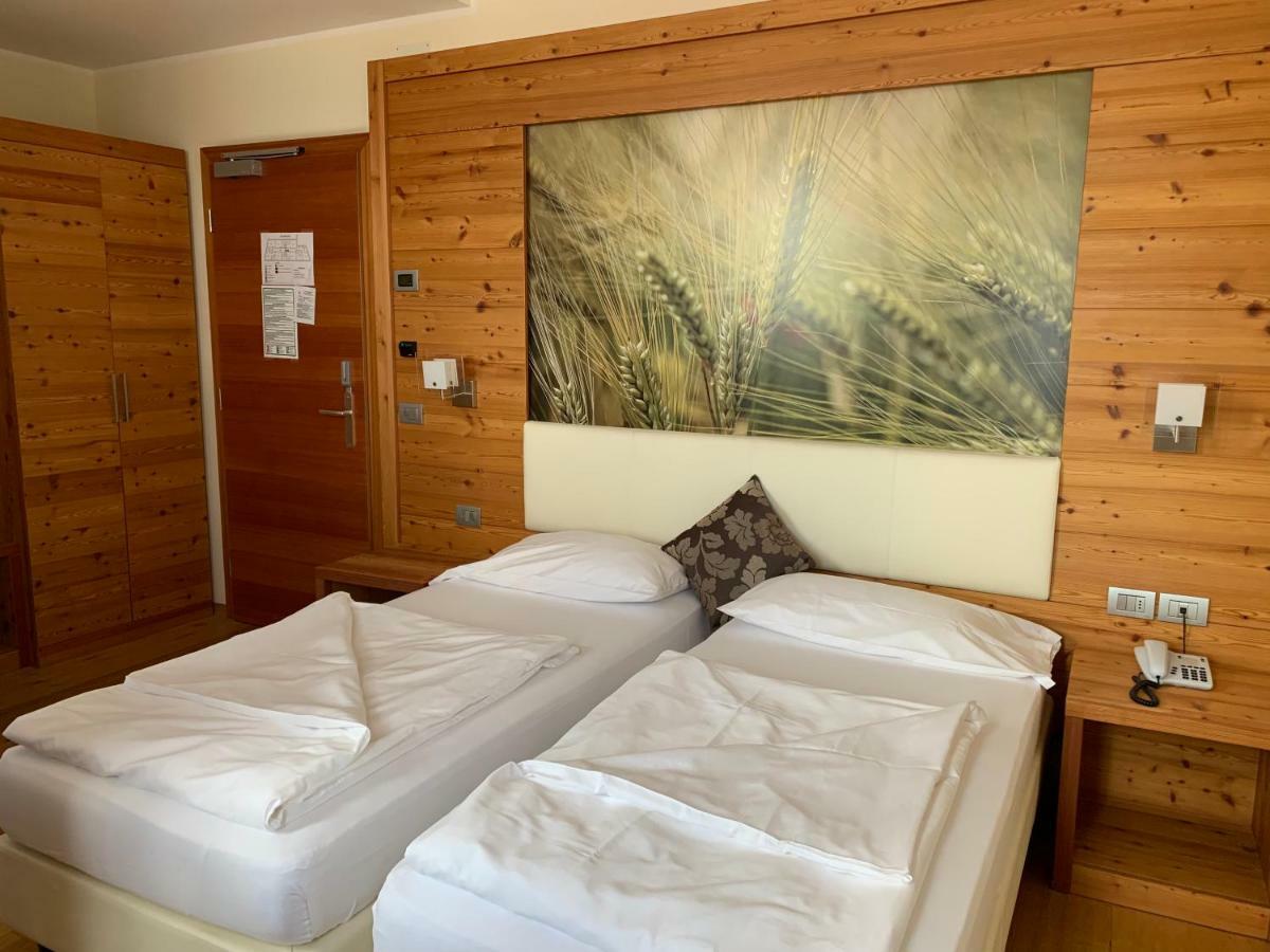 Albergo Tuenno Zewnętrze zdjęcie